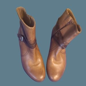 NWOT Rockport Leather Womans Bootie